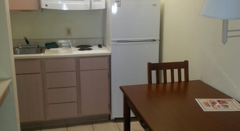 Intown Suites Extended Stay Houston Tx - Westchase Quarto foto